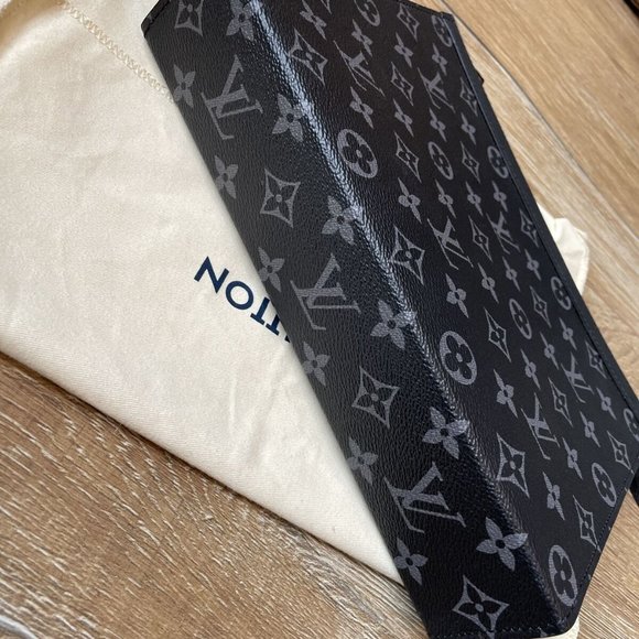 Louis Vuitton Pochette Voyage MM Clutch M61692 - Picture 12 of 12